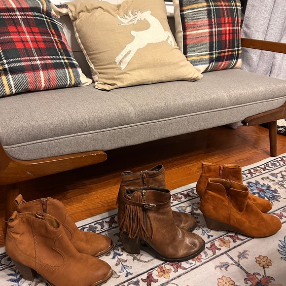 LOT of 3 pairs of booties in nice condition. All Size 10. - Picture 2 of 6